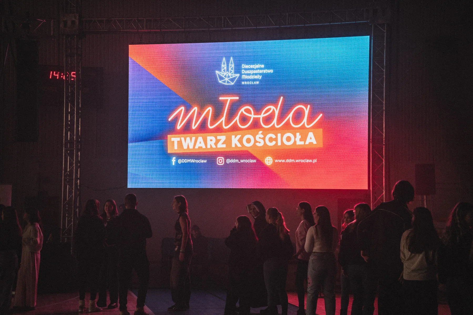 Baner Młoda Twarz Kościoła